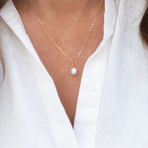 Knots & Pipes Pearl Necklace Summer 2024 Jilly Box